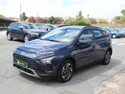 Usado Hyundai Bayon 84 CV (61 kW) 2024 Gris SUV