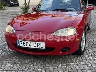 Usado Mazda MX5 Active 110 CV (80 kW) 2004 Rojo Descapotable