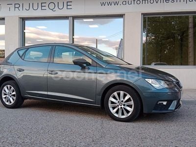 Usado Seat Leon Style 115 CV (84 kW) 2018 Gris / plata Berlina