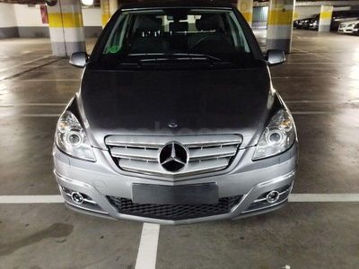Usado Mercedes B200 136 CV (100 kW) 2008 Gris / plata Monovolumen