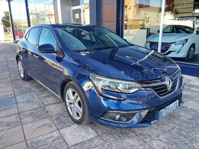 Usado Renault Mégane 110 CV (80 kW) 2017 Azul Berlina
