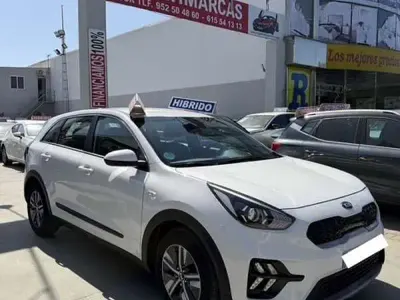 Usado Kia Niro 141 CV (103 kW) 2021 Blanco SUV