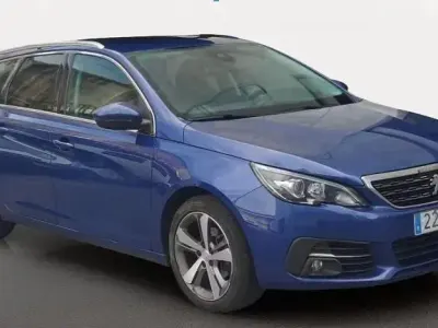 Usado Peugeot 308 SW Allure 120 CV (88 kW) 2018 Azul Familiar