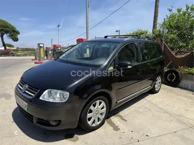 Usado VW Touran Highline 140 CV (102 kW) 2005 Negro Monovolumen