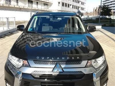 Usado Mitsubishi Outlander Motion 150 CV (110 kW) 2020 Negro SUV