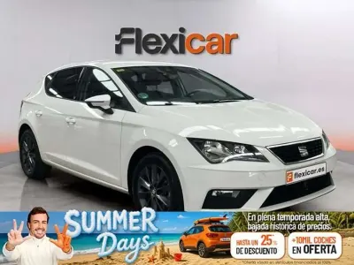 Usado Seat Leon ST Style 125 CV (91 kW) 2018 Blanco Familiar