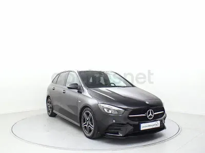 Usado Mercedes B200 150 CV (110 kW) 2024 Negro Utilitario