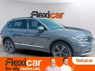 Usado VW Tiguan Life 245 CV (180 kW) 2022 Gris SUV