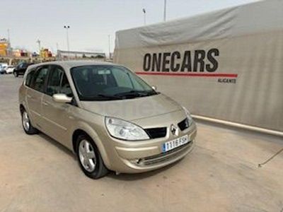 Usado Renault Grand Scénic II Privilege 110 CV (80 kW) 2007 Beige Monovolumen