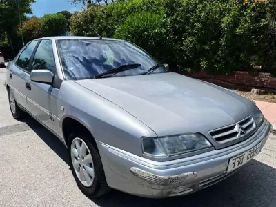 Usado Citroën Xantia 110 HP (80 kW) 2001 Prateado Sedan