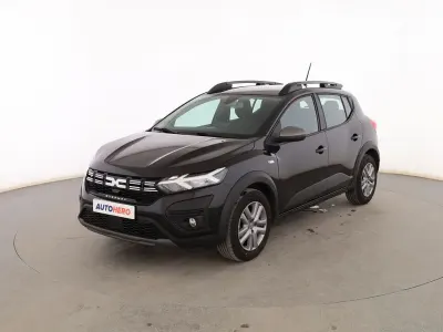 Usado Dacia Sandero Expression 91 CV (66 kW) 2023 Negro Berlina