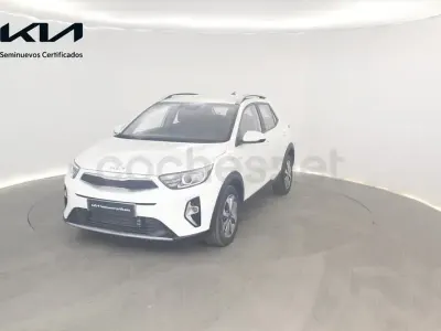 Usado Kia Stonic 100 CV (73 kW) 2026 Blanco SUV