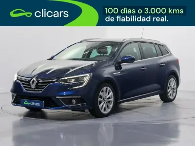 Używany Renault Mégane GrandTour Zen 140 KM (102 kW) 2019 Niebieski Kombi