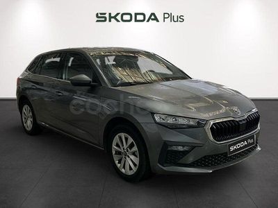 Usado Skoda Scala Selection 115 CV (84 kW) 2025 Gris Utilitario