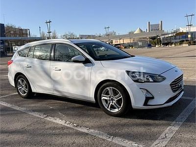 Usado Ford Focus Trend 120 CV (88 kW) 2019 Blanco Familiar