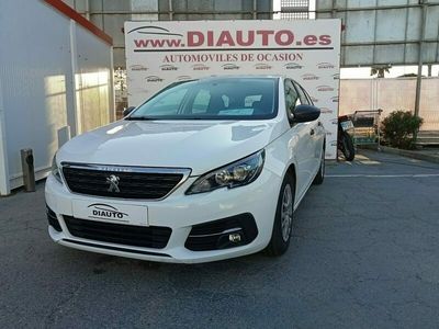 Usado Peugeot 308 Style 120 CV (88 kW) 2016 Negro Familiar