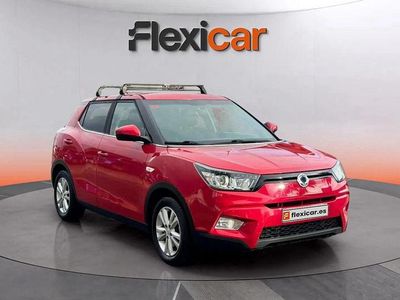 Usado Ssangyong (KGM) Tivoli Limited 116 CV (85 kW) 2017 Rojo SUV