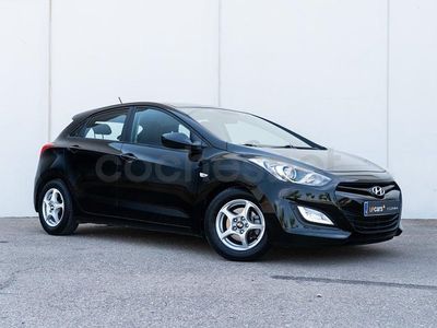 Usado Hyundai i30 100 CV (73 kW) 2012 Negro Berlina