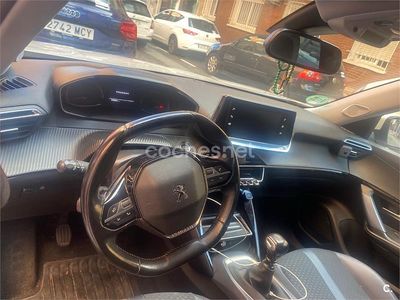 Usado Peugeot 2008 Allure 100 CV (73 kW) 2020 Blanco SUV