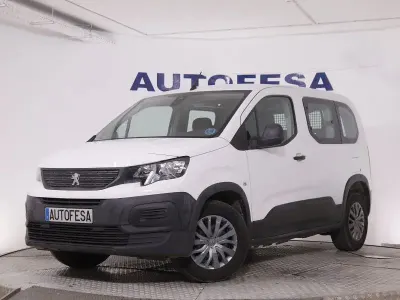 Usado Peugeot Rifter Active 100 CV (73 kW) 2022 Blanco Monovolumen