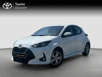 Usado Toyota Yaris Active 116 CV (85 kW) 2025 Blanco Utilitario