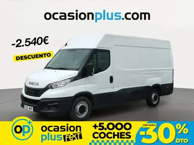 Begagnad Iveco Daily 156 HK (114 kW) 2023 Vit Sedan