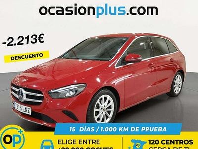 Usado Mercedes B180 136 CV (100 kW) 2021 Rojo Monovolumen