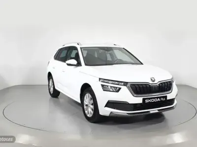 Usado Skoda Kamiq 110 CV (80 kW) 2022 Blanco SUV