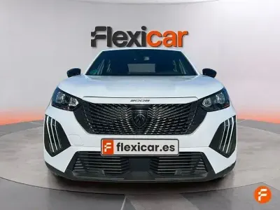 Usado Peugeot 2008 Active 100 CV (73 kW) 2023 Blanco SUV