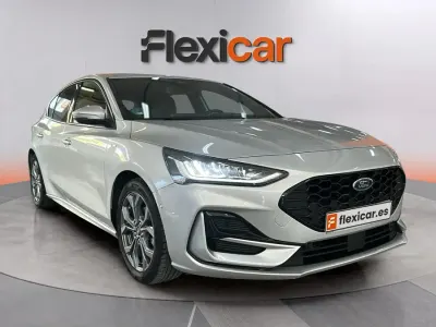 Usado Ford Focus Active 155 CV (114 kW) 2023 Gris Berlina