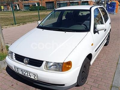 Usado VW Polo 60 CV (44 kW) 1996 Blanco Berlina