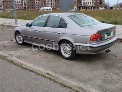 Usado BMW 530 184 CV (135 kW) 1999 Gris / plata Berlina