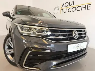 Usado VW Tiguan R-line 150 CV (110 kW) 2021 Gris / plata SUV