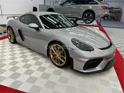 Usado Porsche 718 Cayman GT4 420 CV (308 kW) 2022 Gris / plata Coupe