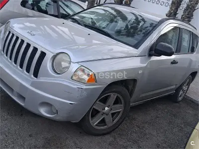 Usado Jeep Compass Limited 140 CV (102 kW) 2009 Gris / plata SUV
