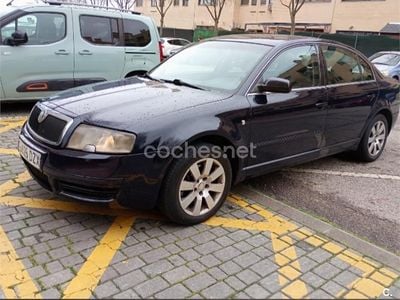 Azul Usado 2006 Skoda Superb Comfort Berlina | 1200 €