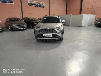 Usado Toyota RAV4 Hybrid Style 222 CV (163 kW) 2020 Gris / plata SUV