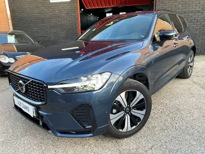 Usado Volvo XC60 Plus 350 CV (257 kW) 2024 Azul SUV