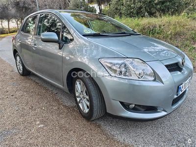 Usado Toyota Auris Luna 90 CV (66 kW) 2008 Gris / plata Utilitario
