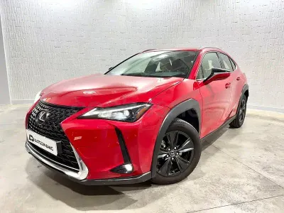 Usado Lexus UX Business Edition 184 CV (135 kW) 2022 Rojo SUV