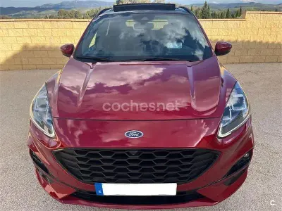 Usado Ford Kuga ST-Line X 225 CV (165 kW) 2022 Rojo SUV
