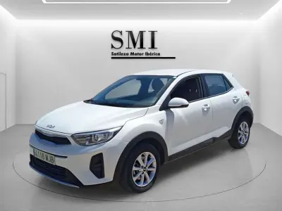 Usado Kia Stonic 84 CV (61 kW) 2022 Blanco SUV