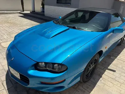 Usado Chevrolet Camaro 193 CV (141 kW) 2000 Azul Descapotable