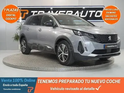 Usado Peugeot 5008 Allure 130 CV (95 kW) 2023 Gris / plata SUV