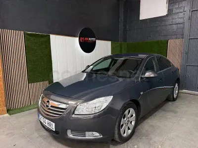 Usado Opel Insignia Excellence 130 CV (95 kW) 2013 Gris / plata Berlina