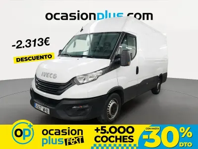 Begagnad Iveco Daily 156 HK (114 kW) 2023 Vit Sedan