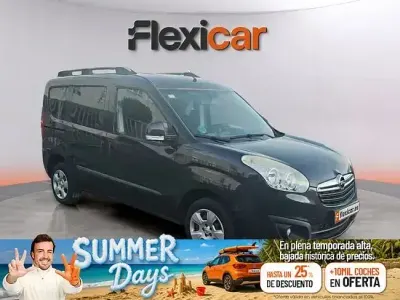 Usado Opel Combo Expression 103 CV (75 kW) 2017 Negro Monovolumen
