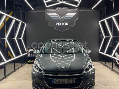Usado Peugeot 208 Style 82 CV (60 kW) 2017 Gris / plata Utilitario