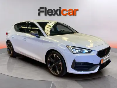 Usado Cupra Leon 150 HP (110 kW) 2023 Branco Sedan