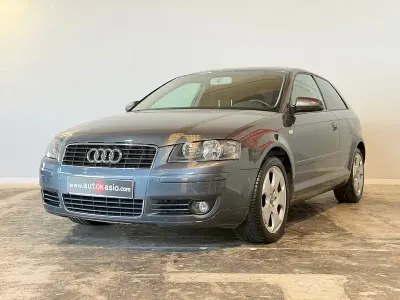 Usado Audi A3 Ambition 150 CV (110 kW) 2004 Gris / plata Utilitario